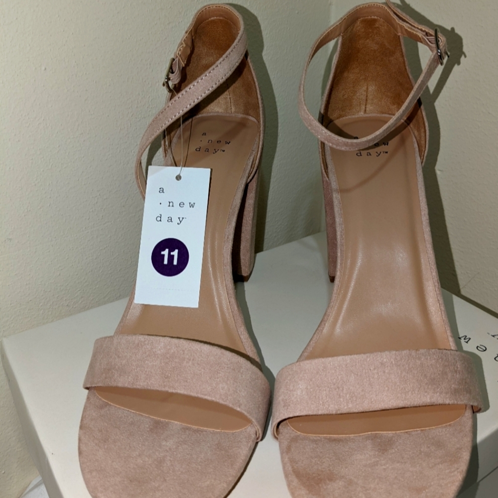 A New Day Heels size 11